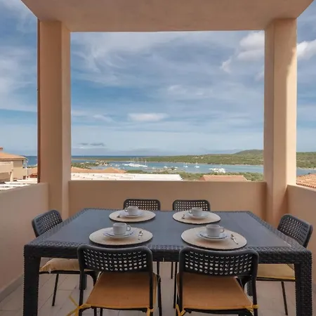 Fantastico Baia De Bahas One Bedroom Four Sleeps Child Num0890 Daire Marinella (Sardinia)