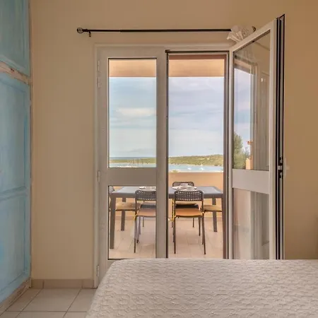 Daire Fantastico Baia De Bahas One Bedroom Four Sleeps Child Num0890 *