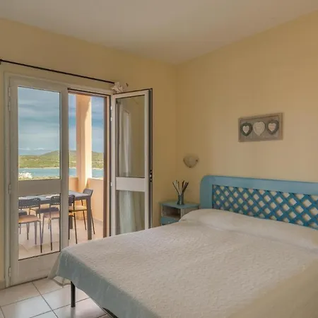 Daire Fantastico Baia De Bahas One Bedroom Four Sleeps Child Num0890 *