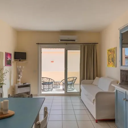 Fantastico Baia De Bahas One Bedroom Four Sleeps Child Num0890 * Marinella (Sardinia)