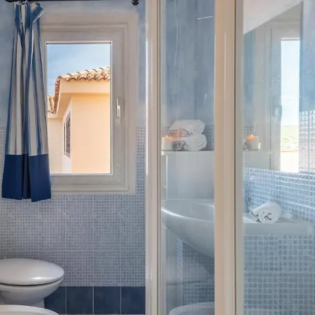 Fantastico Baia De Bahas One Bedroom Four Sleeps Child Num0890 Marinella (Sardinia)
